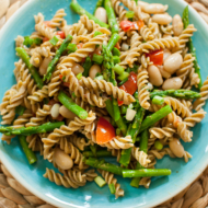 Asparagus and White Bean Pesto Pasta is the perfect light spring vegetarian dinner. | livinglou.com