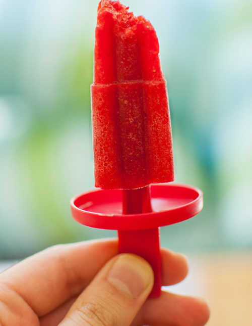 homemade strawberry popsicles