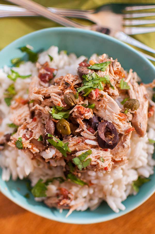Slow cooker shredded puttanesca chicken is sure to be a family favourite! | Livinglou.com
