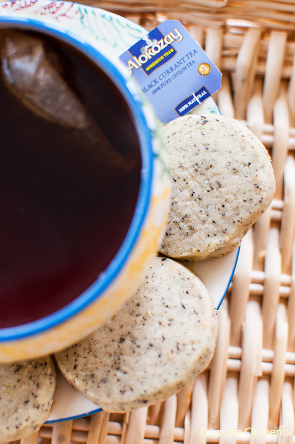 Black Currant Alokozay Tea Shortbread Cookies are the perfect snack for tea time. #TEAdays | livinglou.com