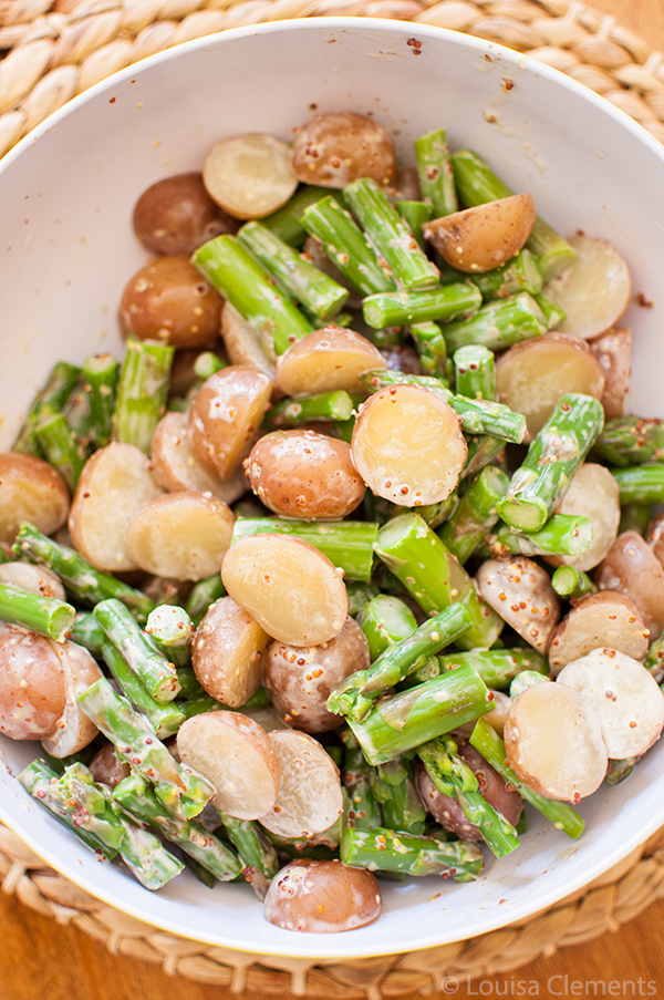 Change up the crowd-pleasing, summer favourite potato salad with the addition of asparagus. | livinglou.com