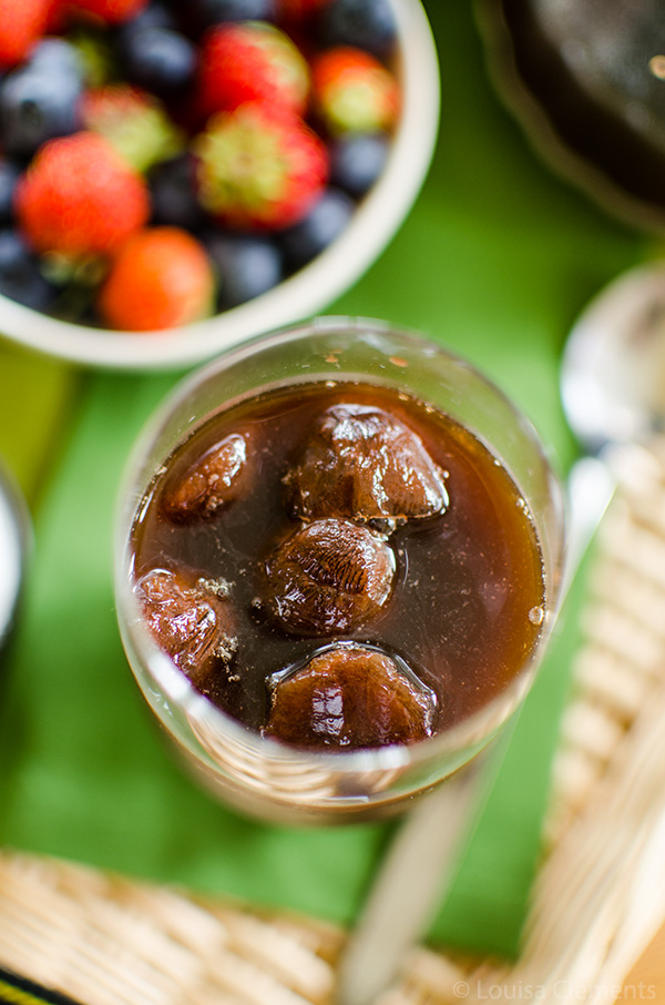 Cold brew iced coffee with mocha ice cubes. | livinglou.com