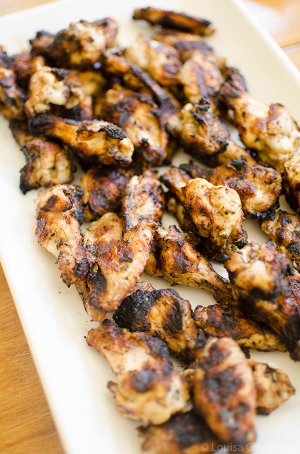 Add something new to your weekend barbecue with this simple recipe for greek grilled chicken wings. | livinglou.com