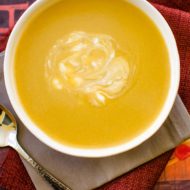 With aromatic fall spices like nutmeg and cinnamon, this creamy and spiced acorn squash soup is light and perfect for cool fall days. | livinglou.com