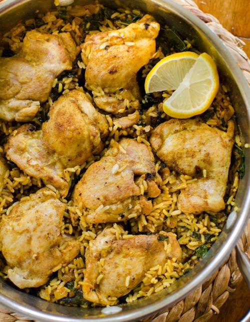 Get dinner on the table quickly with this one-pot recipe for curried chicken and rice with kale. | livinglou.com