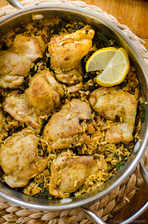 Get dinner on the table quickly with this one-pot recipe for curried chicken and rice with kale. | livinglou.com