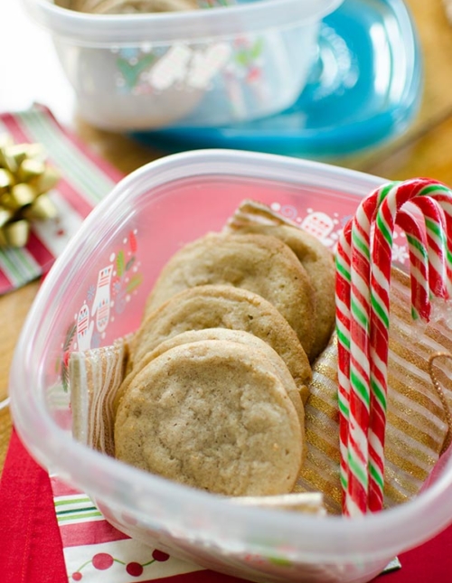 Add some holiday flavour to a simple drop sugar cookie with this recipe for chai spiced sugar cookies. | livinglou.com