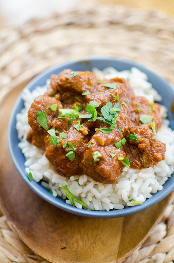 Make your favourite Indian takeout at home with this recipe for slow cooker chicken tikka masala. | livinglou.com