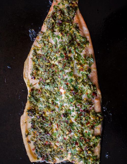 Parlsey and lemon roasted trout is a quick and flavourful dinner. | livinglou.com
