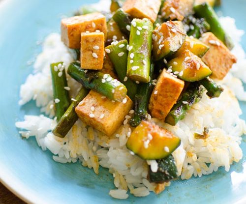 A healthy vegetarian dinner perfect for the spring and summer with fresh asparagus and zucchini. | livinglou.com