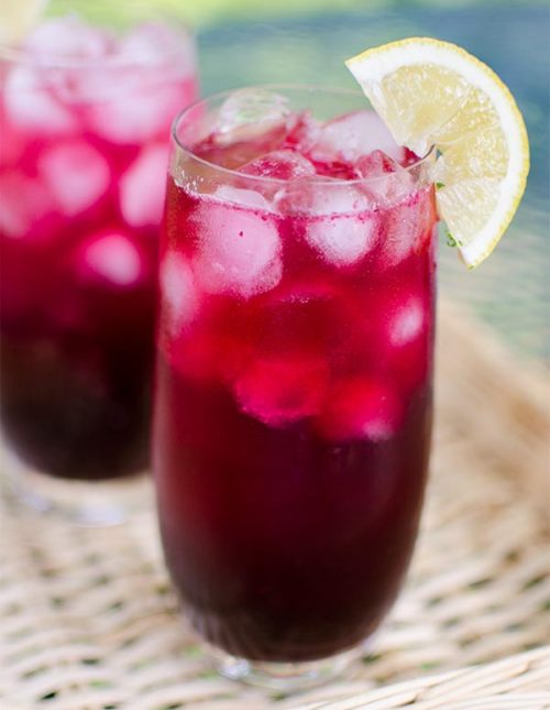 Blueberry vodka lemonade is the perfect refreshing summer cocktail. | livinglou.com