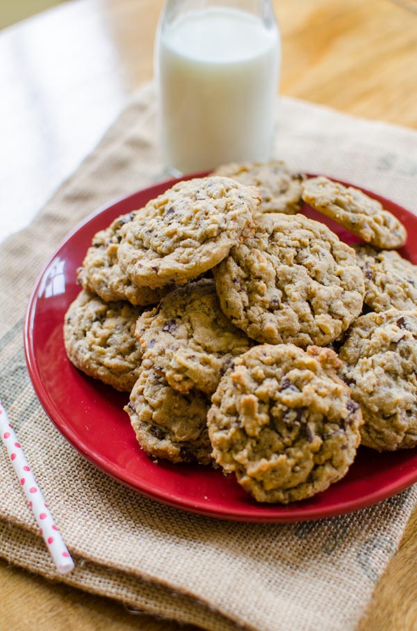 Peanut Butter-Oatmeal Chocolate Chunk Cookies are the best chocolate peanut butter cookie recipe out there. | livinglou.com