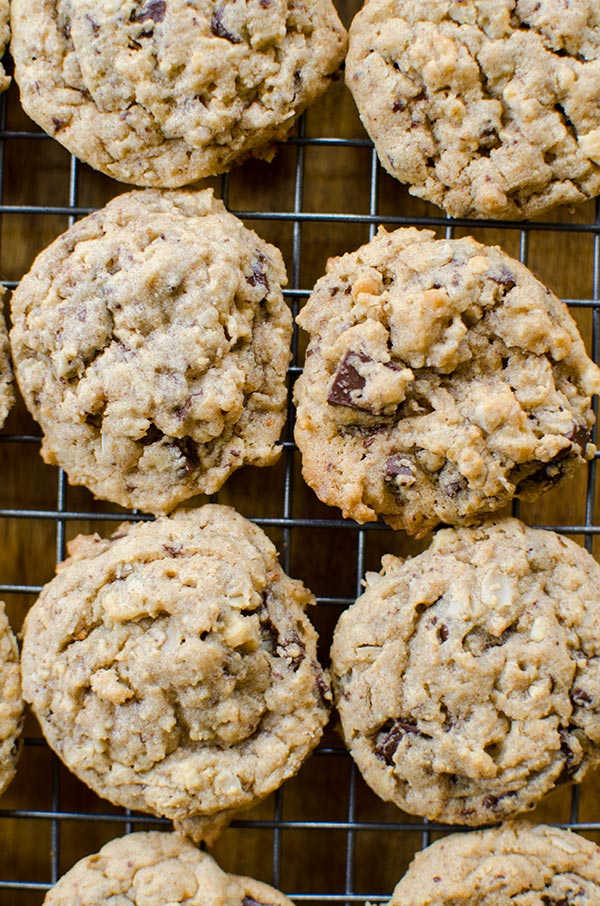 Peanut Butter-Oatmeal Chocolate Chunk Cookies are the best chocolate peanut butter cookie recipe out there. | livinglou.com