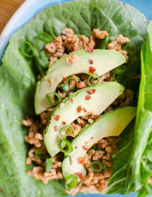 These chicken lettuce wraps come together in 20-minutes and are super light and healthy with ginger, lime juice and smoked paprika. | livinglou.com