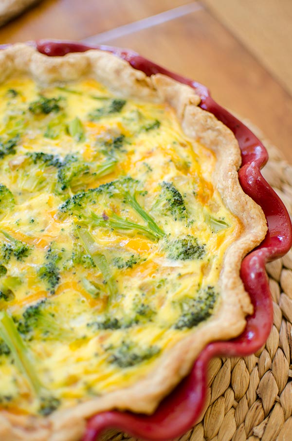 The perfect brunch recipe for broccoli and cheddar quiche. | livinglou.com
