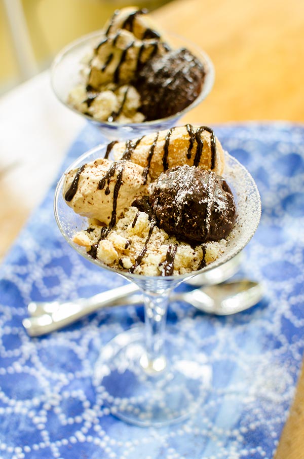 Tiramisu pudding parfaits are the perfect quick dessert with coffee whipped cream, lady finger cookies and chocolate pudding. | livinglou.com