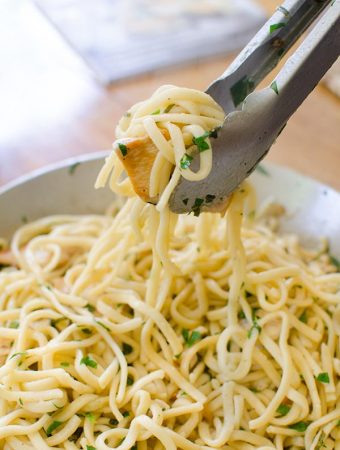 A quick dinner recipe for pasta with chicken and fresh herbs. | livinglou.com