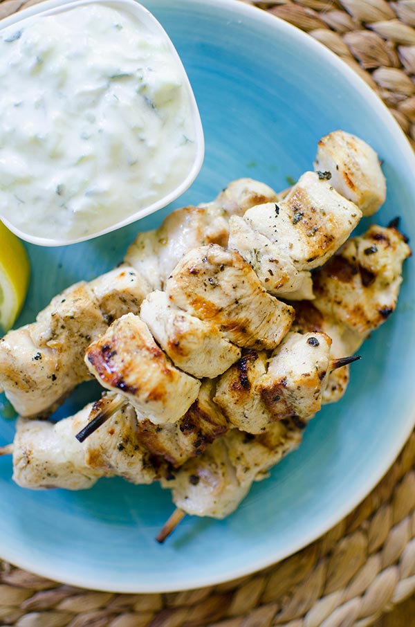 An authentic recipe for juicy Greek chicken souvlaki with garlic and lemon juice. | livinglou.com