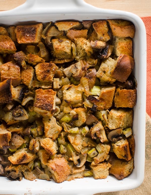 Small batch vegetarian stuffing with mushrooms is the perfect simple stuffing recipe to make for a small Thanksgiving gathering. | livinglou.com