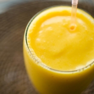 Start your morning with a healthy smoothie with ginger, turmeric, orange, banana and mango. | livinglou.com