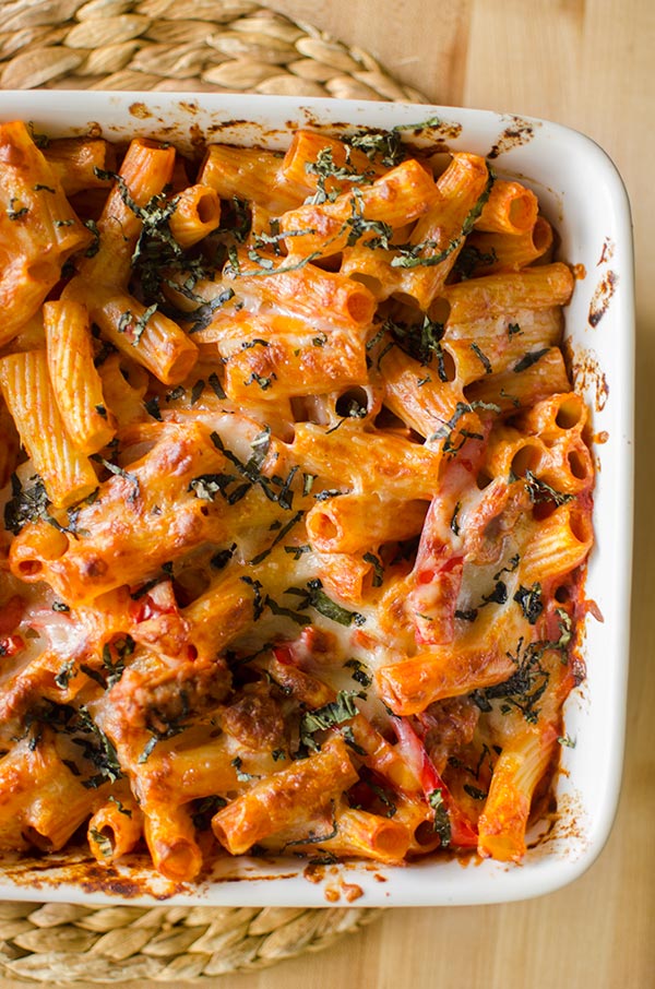 Italian sausage and pepper baked pasta is the perfect cheesy comfort food for the winter | livinglou.com