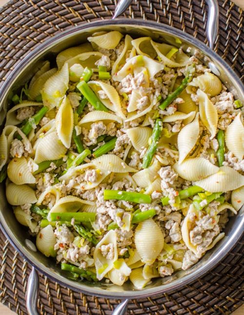 Chicken, asparagus and lemon pasta is a quick spring dinner recipe. | livinglou.com
