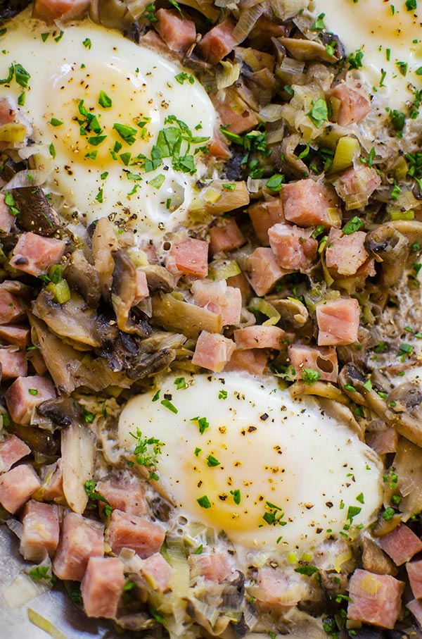 This mushroom, ham and leek skillet is a simple one skillet dinner made with just five ingredients. | livinglou.com