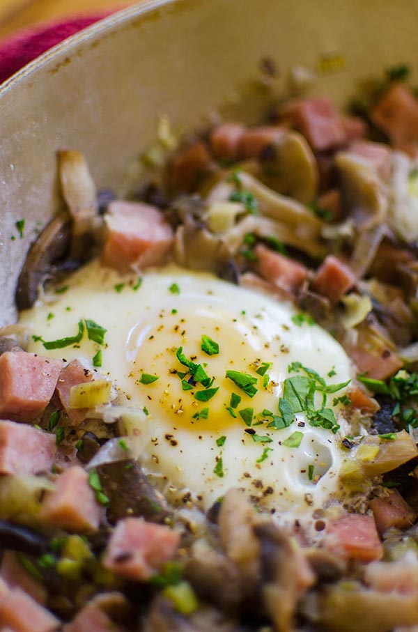 This mushroom, ham and leek skillet is a simple one skillet dinner made with just five ingredients. | livinglou.com
