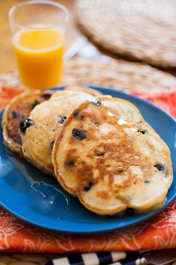 Blueberry lemon pancakes are the perfect summer breakfast. | livinglou.com