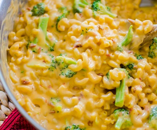 Closeup of spicy macaroni and cheese