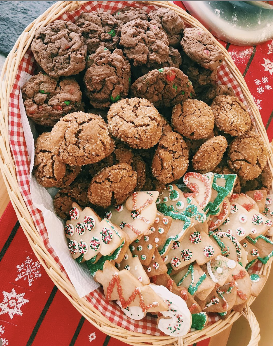 Platter of holiday cookies. | livinglou