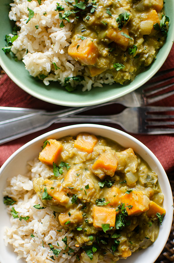Sweet potato and lentil curry in bowls